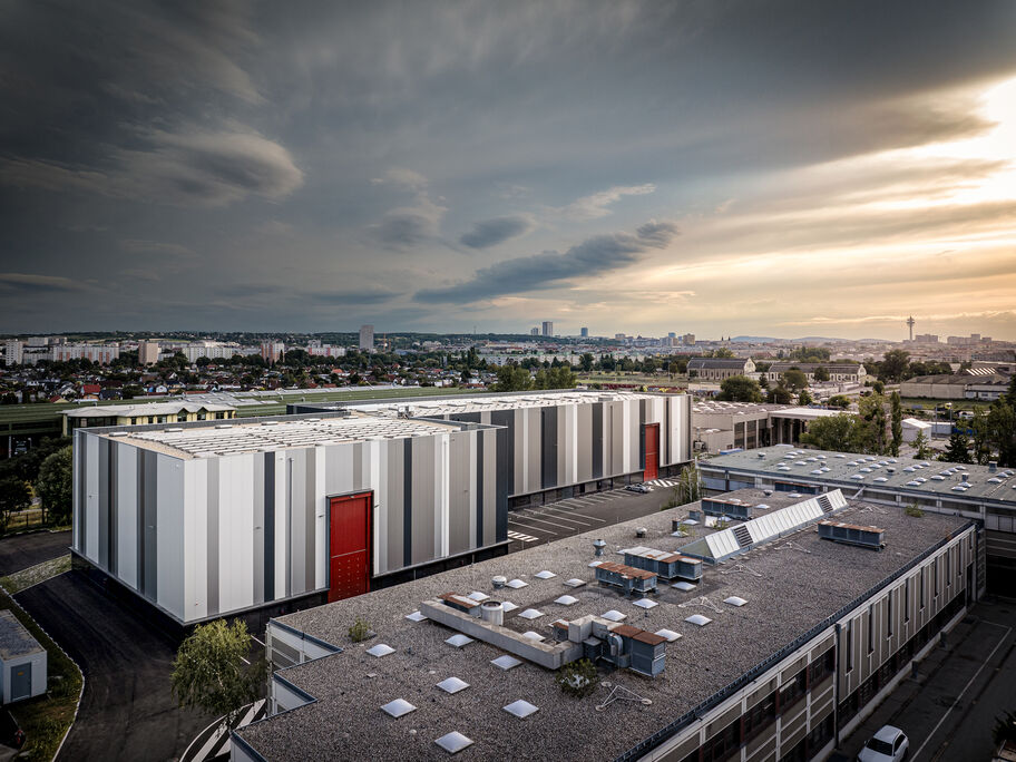 HQ7 www 13 hq7studios_3MPG_MK06