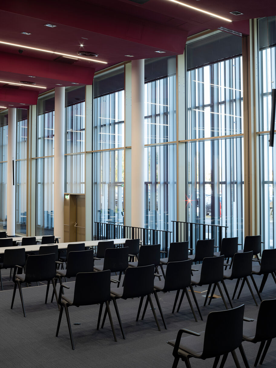 50 I19 2021_10_B&R_INSIDE_50