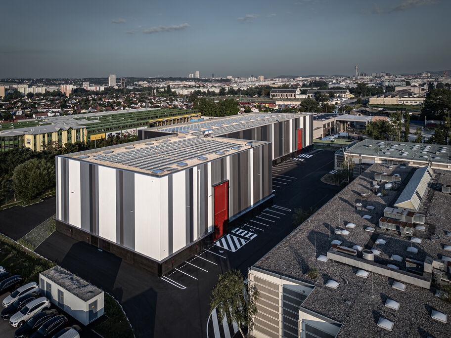 HQ7 www 12 hq7studios_3MPG_MK02