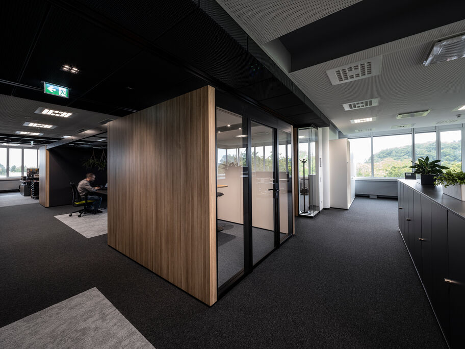 76 I24 2021_10_B&R_INSIDE_14