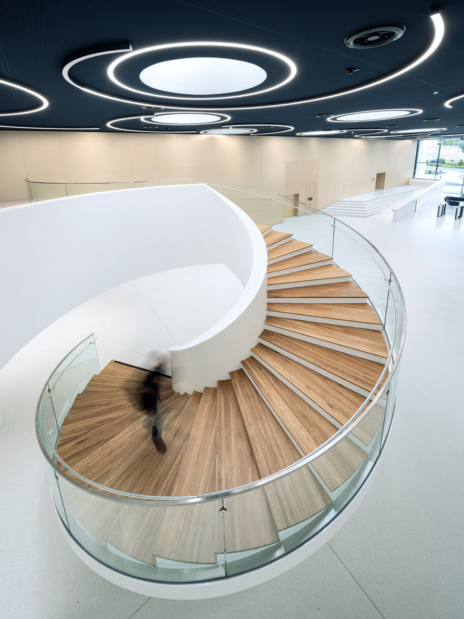 36 I05 2021_10_B&R_INSIDE_28