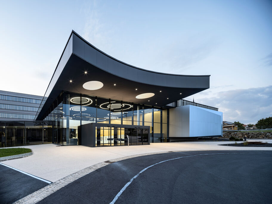 00 E01 2021_10_B&R_OUTSIDE_18